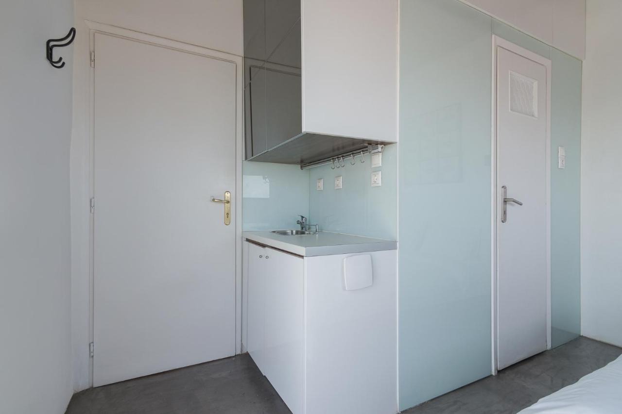Apartment With Terrace In Pireu Exterior foto
