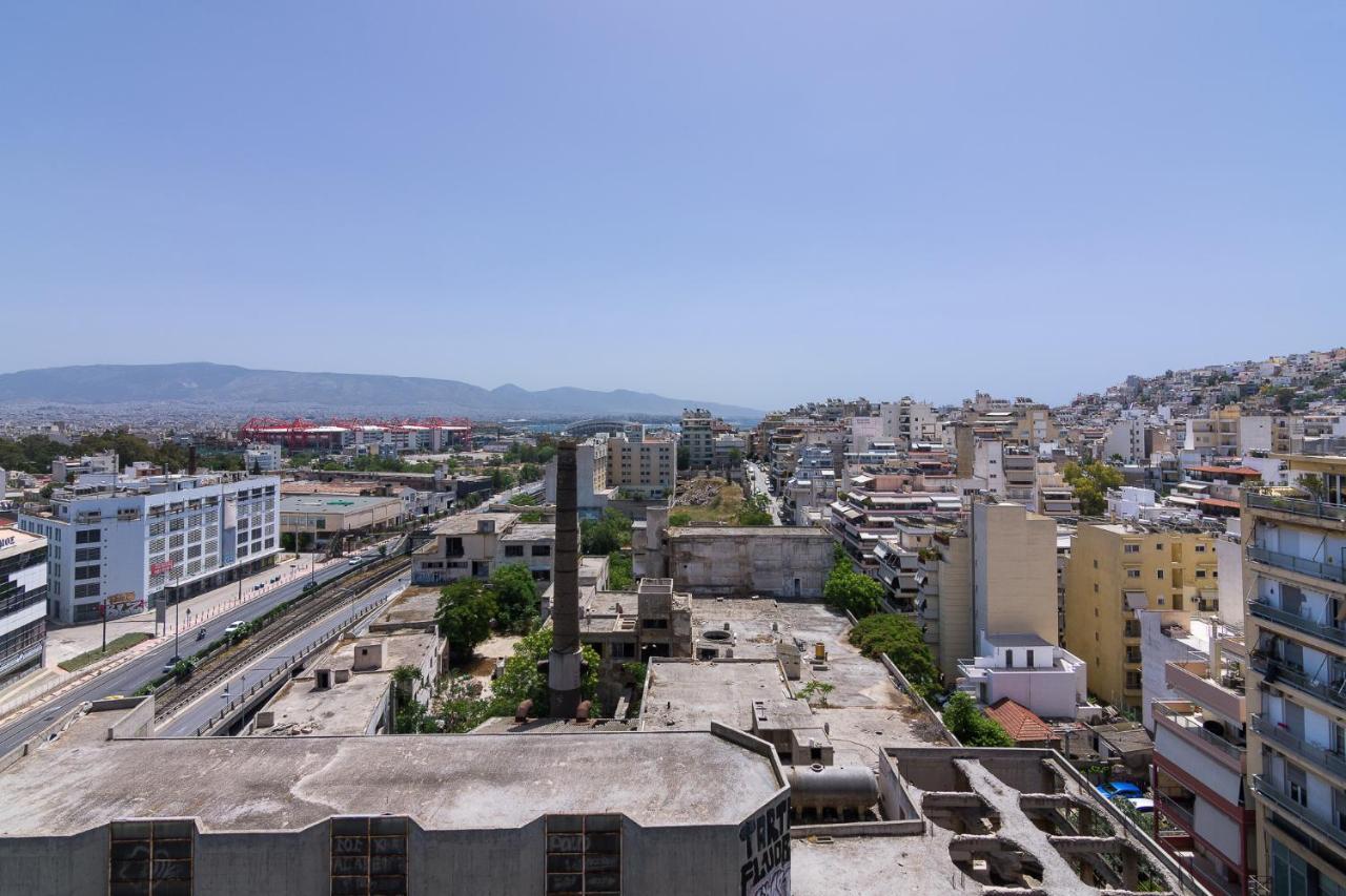 Apartment With Terrace In Pireu Exterior foto