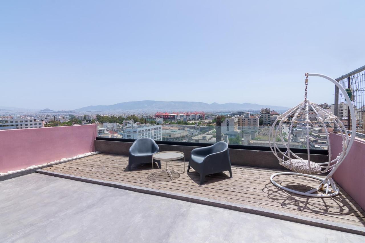 Apartment With Terrace In Pireu Exterior foto